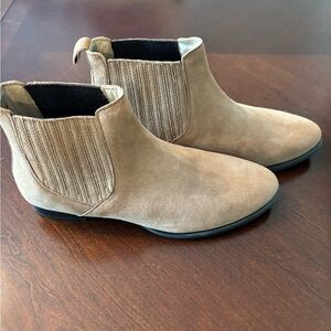 Camel/beige Jack Rogers Pippa suede bootie size 10
